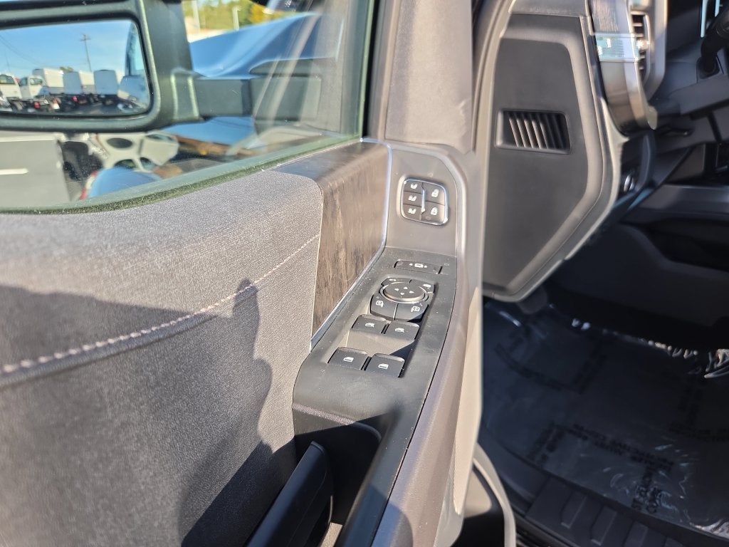 2027 Ford F-450SD Lariat DRW