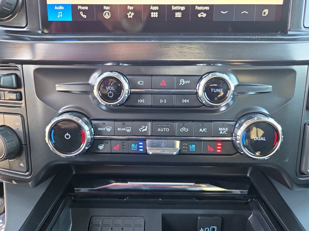 2027 Ford F-450SD Lariat DRW