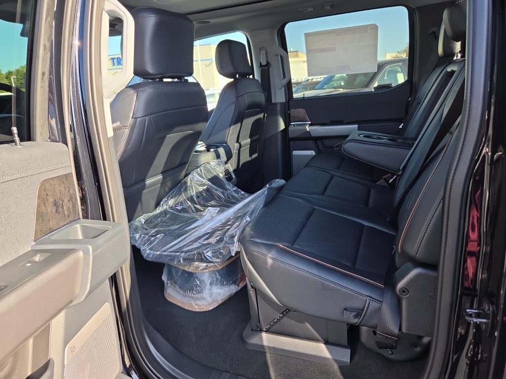 2027 Ford F-450SD Lariat DRW