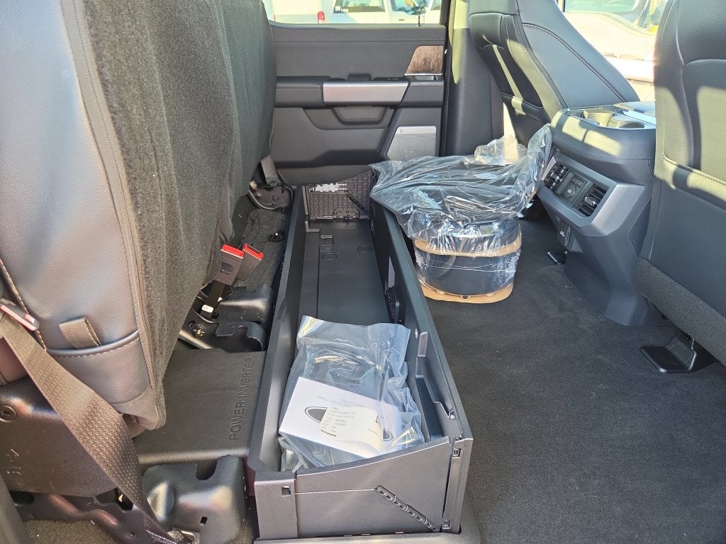 2027 Ford F-450SD Lariat DRW