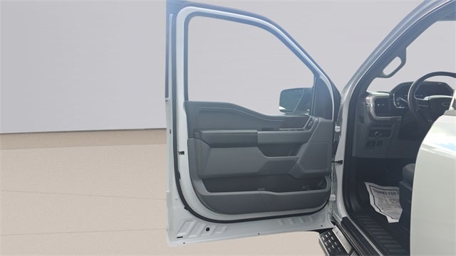 2023 Ford F-150 Lightning XLT