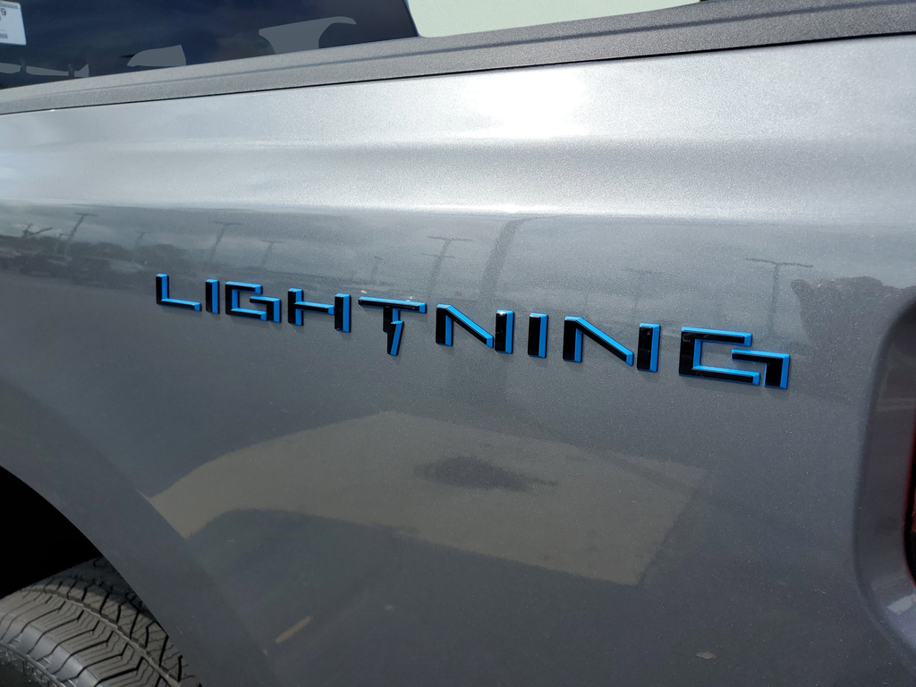 2025 Ford F-150 Lightning Flash