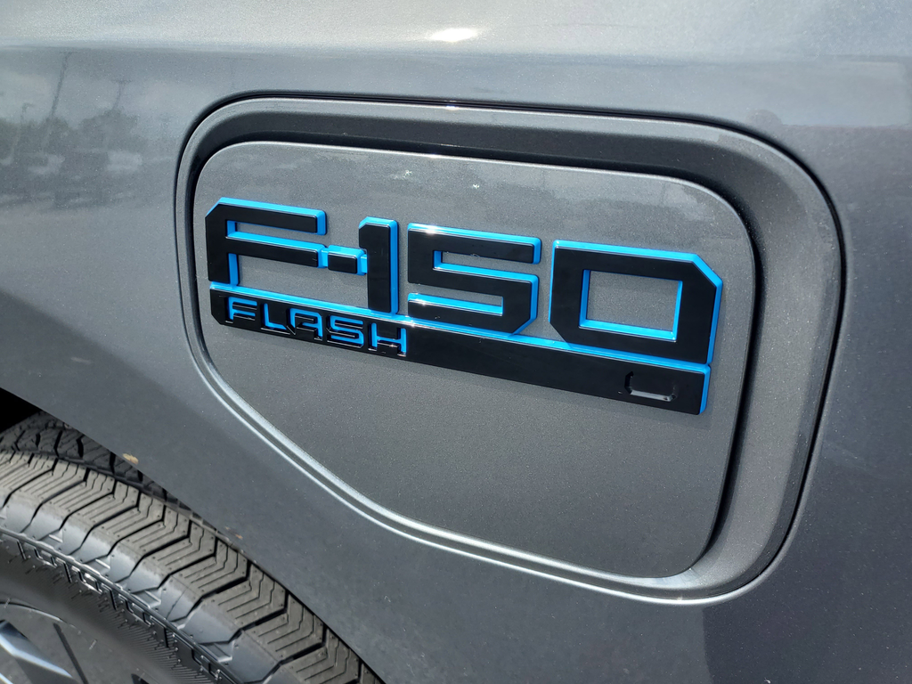 2025 Ford F-150 Lightning Flash