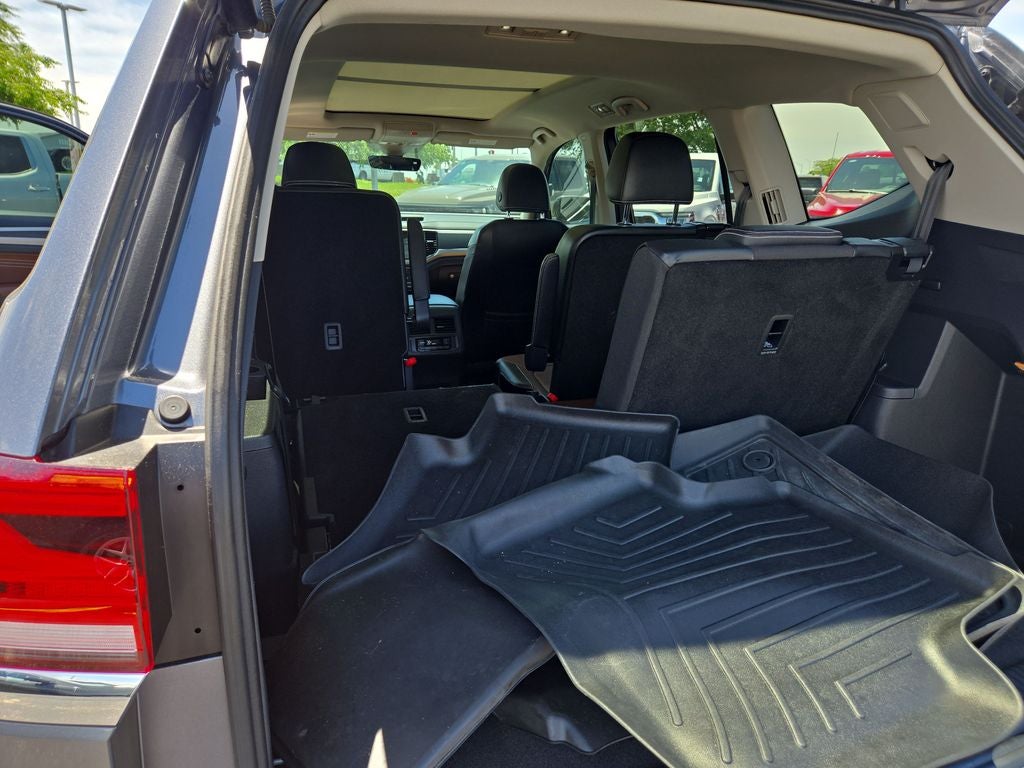 2022 Volkswagen Atlas 3.6L V6 SEL Premium R-Line
