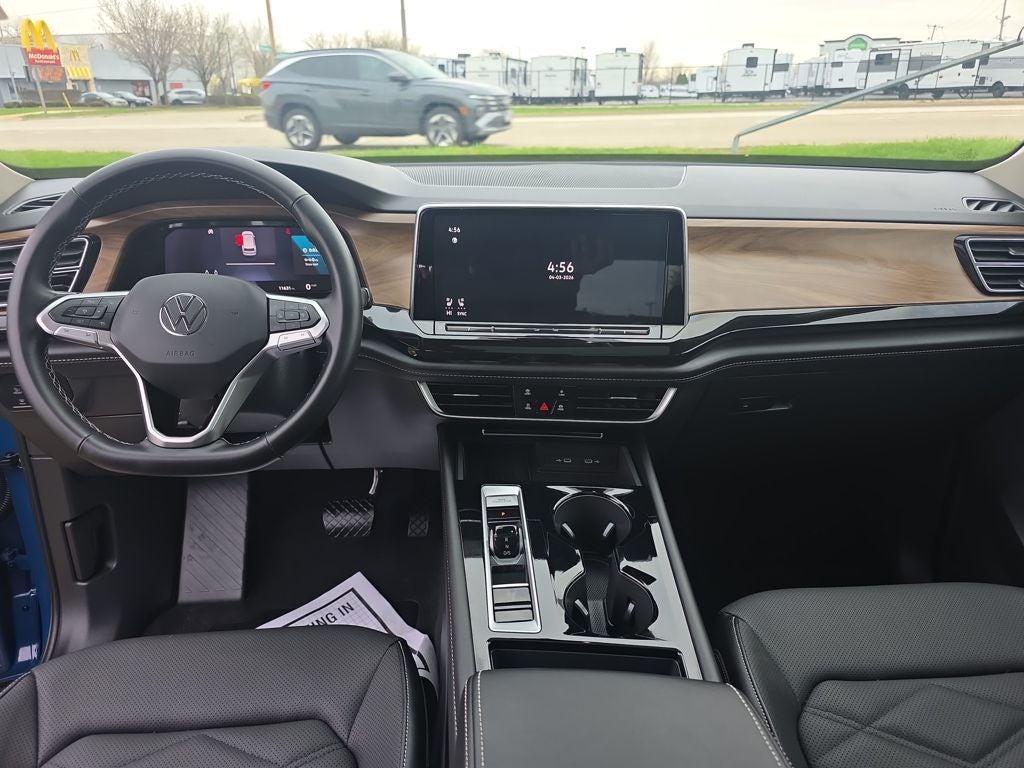 2025 Volkswagen Atlas 2.0T SE w/Technology