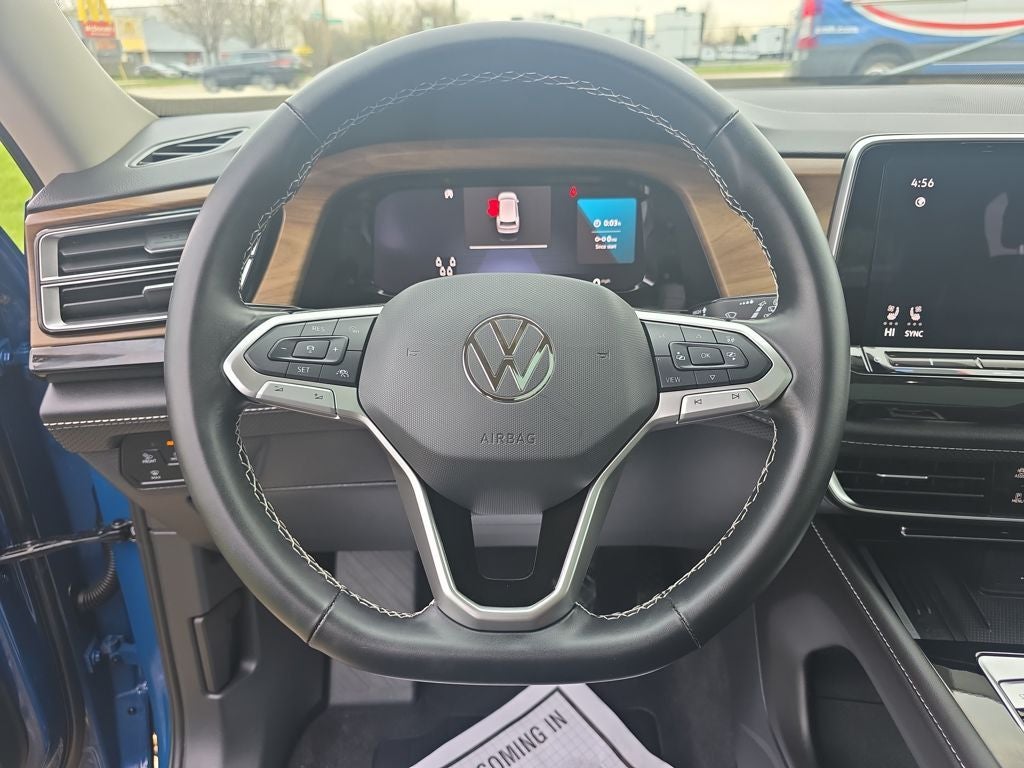 2025 Volkswagen Atlas 2.0T SE w/Technology