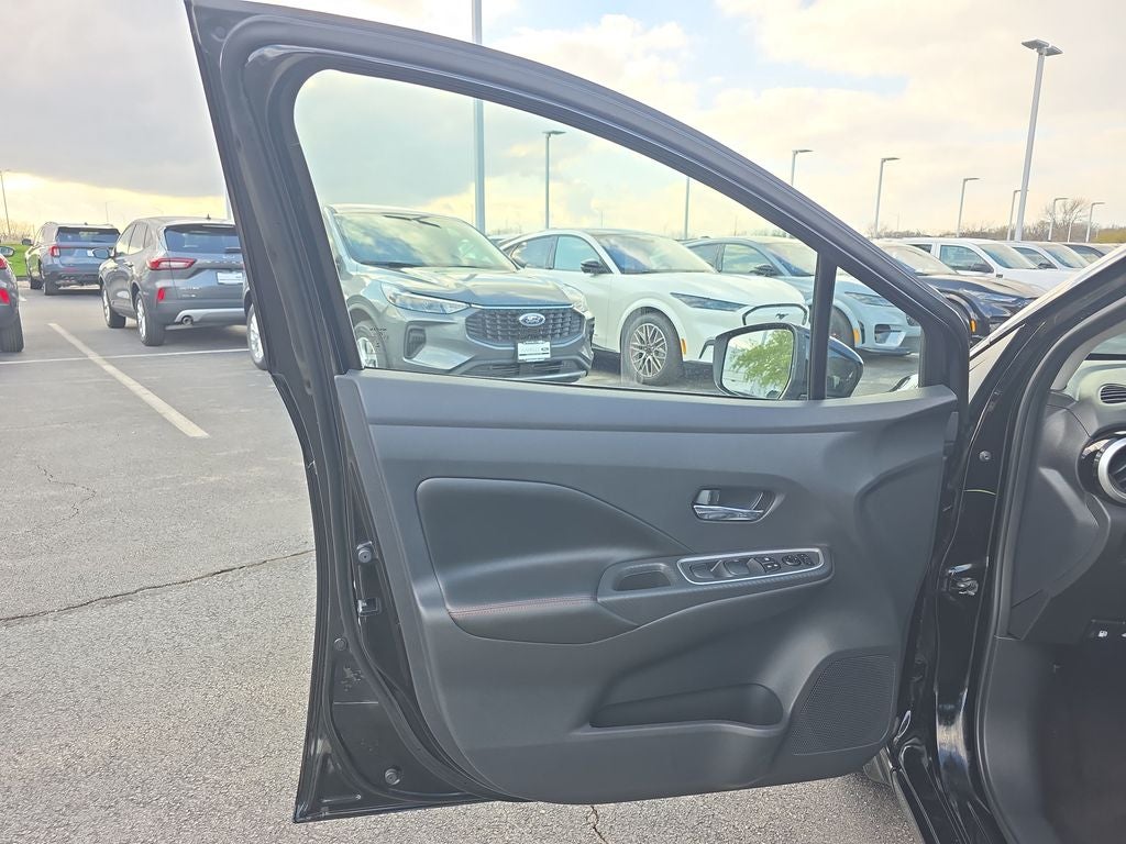 2024 Nissan Versa 1.6 SR
