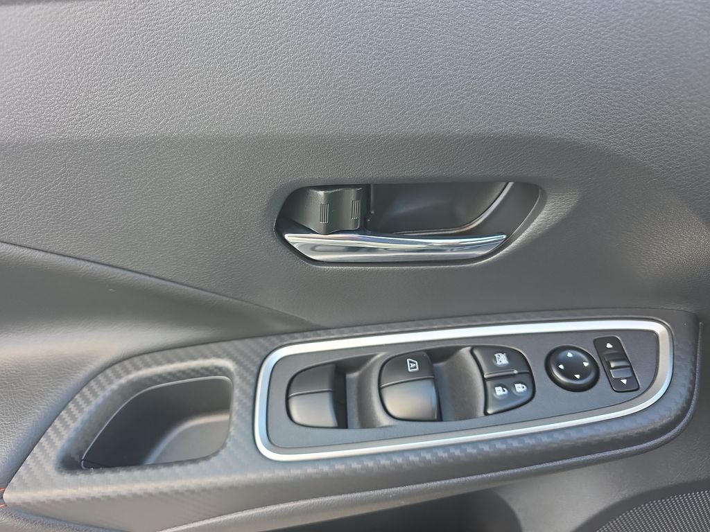 2024 Nissan Versa 1.6 SR