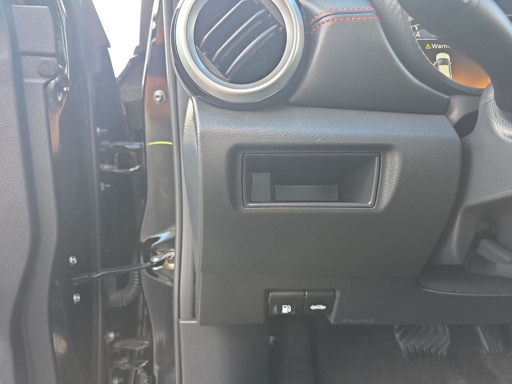 2024 Nissan Versa 1.6 SR