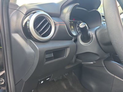 2024 Nissan Versa 1.6 SR