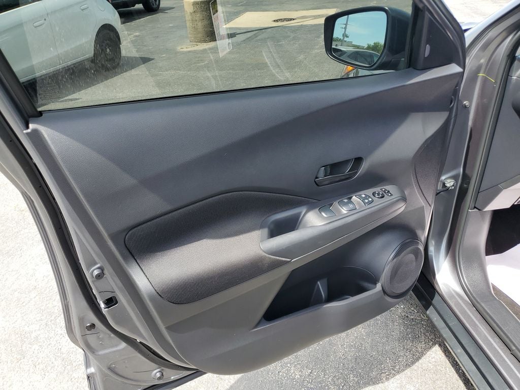 2023 Nissan Kicks S