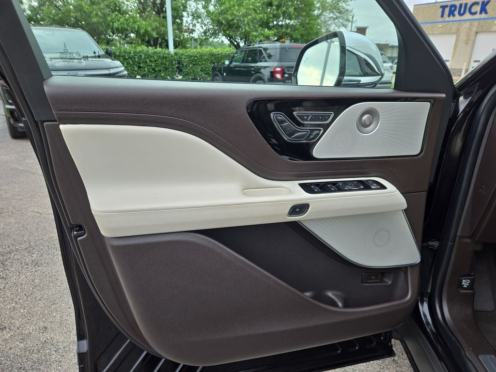 2022 Lincoln Aviator Black Label