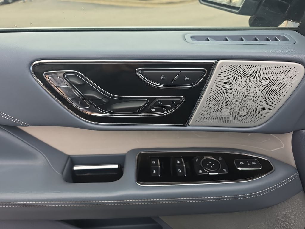 2022 Lincoln Navigator Black Label