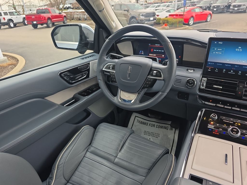 2022 Lincoln Navigator Black Label