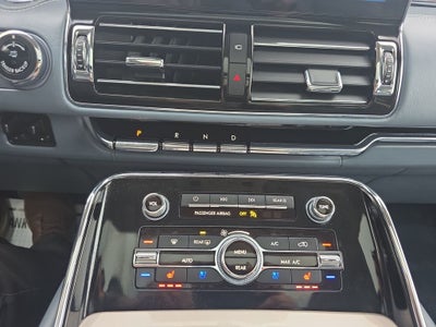 2022 Lincoln Navigator Black Label