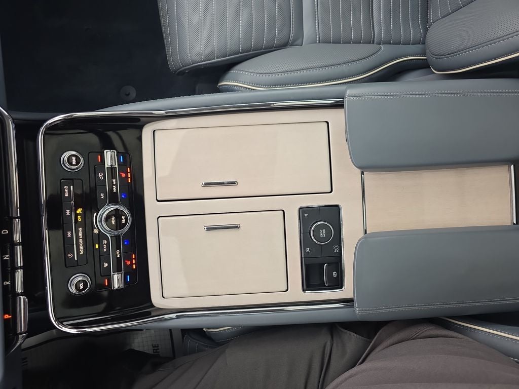 2022 Lincoln Navigator Black Label