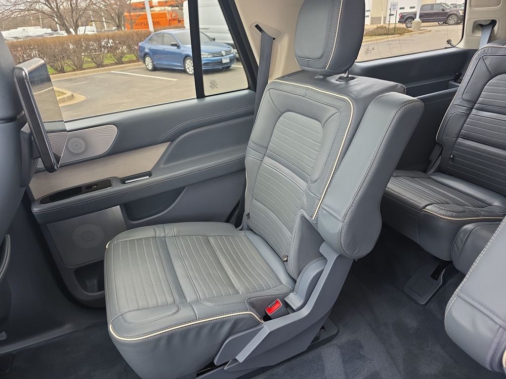 2022 Lincoln Navigator Black Label