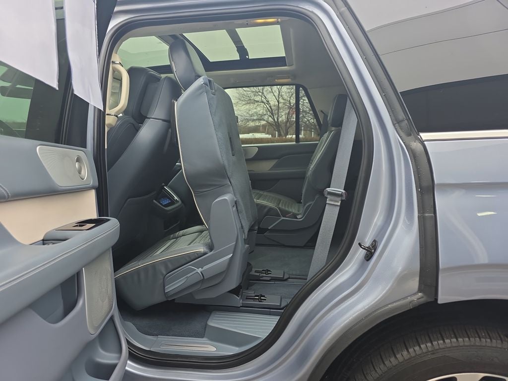 2022 Lincoln Navigator Black Label