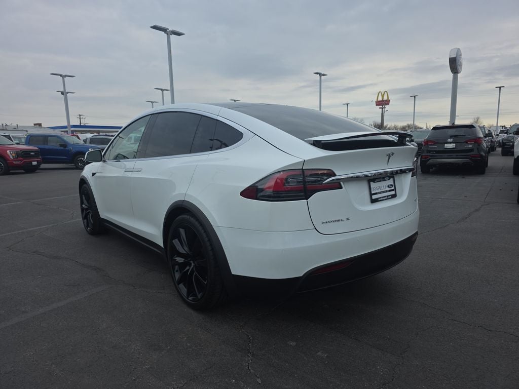 Used 2018 Tesla Model X 75D with VIN 5YJXCBE29JF140952 for sale in Shorewood, IL