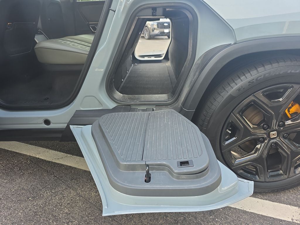 2022 Rivian R1T Adventure