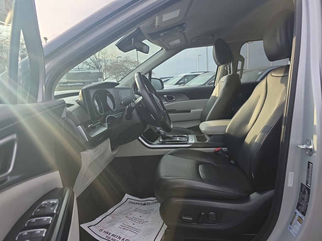 2023 Kia Carnival LX