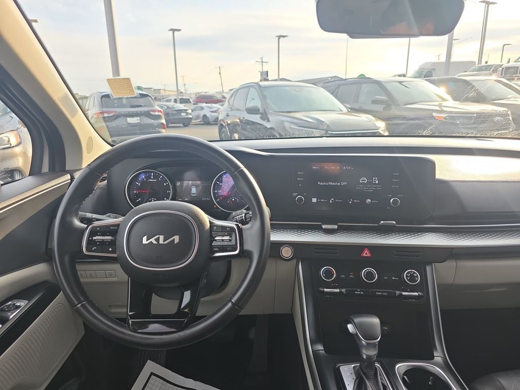 2023 Kia Carnival LX