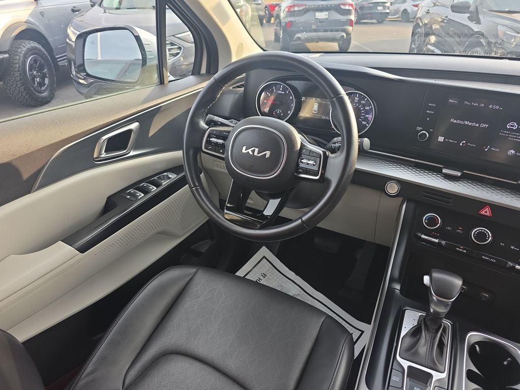 2023 Kia Carnival LX