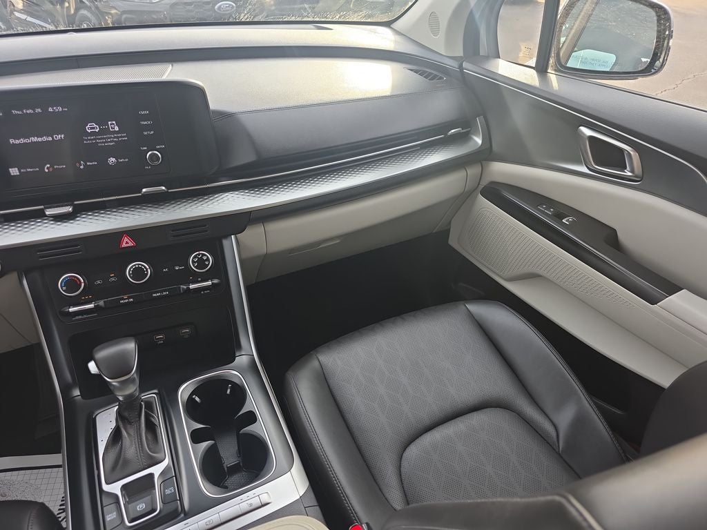 2023 Kia Carnival LX