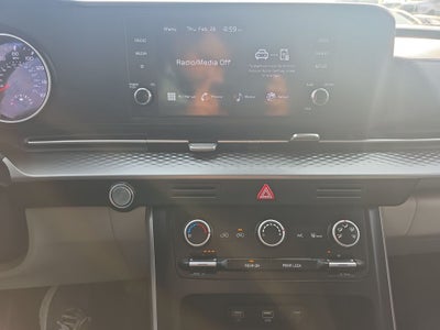 2023 Kia Carnival LX