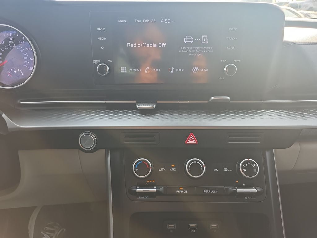 2023 Kia Carnival LX