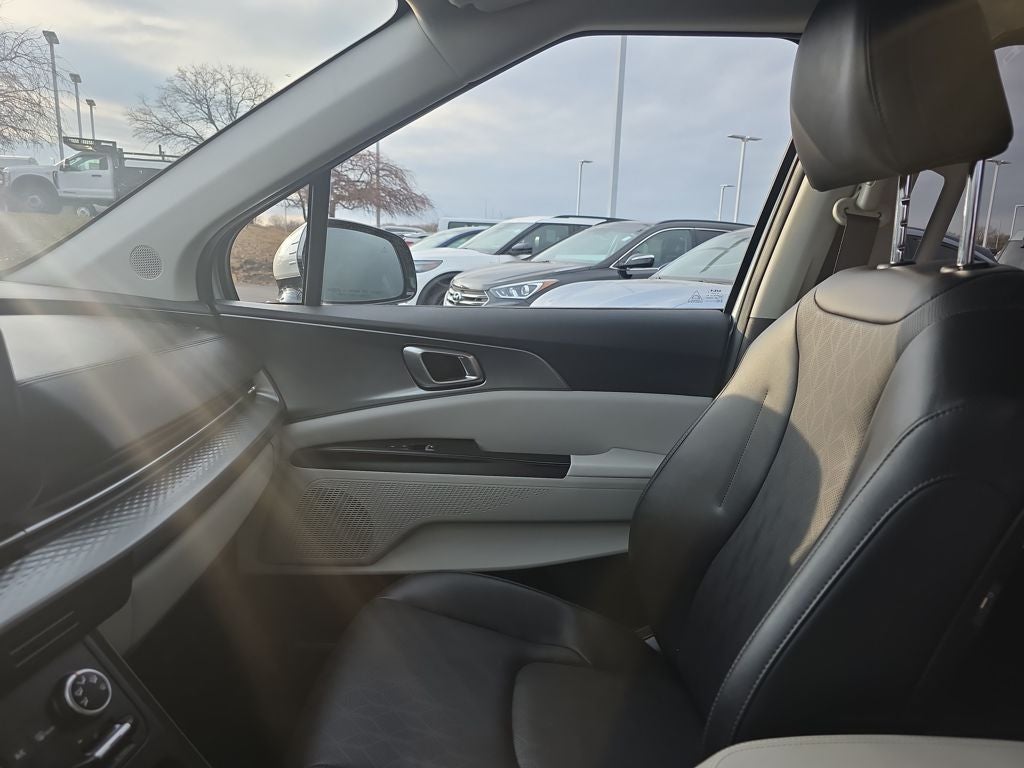 2023 Kia Carnival LX