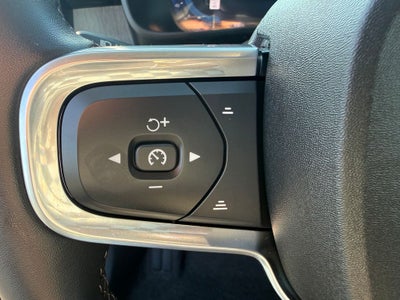 2025 Volvo XC40 B5 Plus Bright Theme