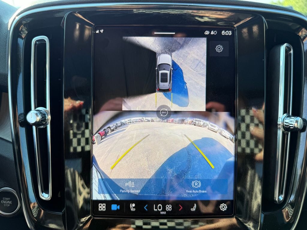 2025 Volvo XC40 B5 Plus Bright Theme