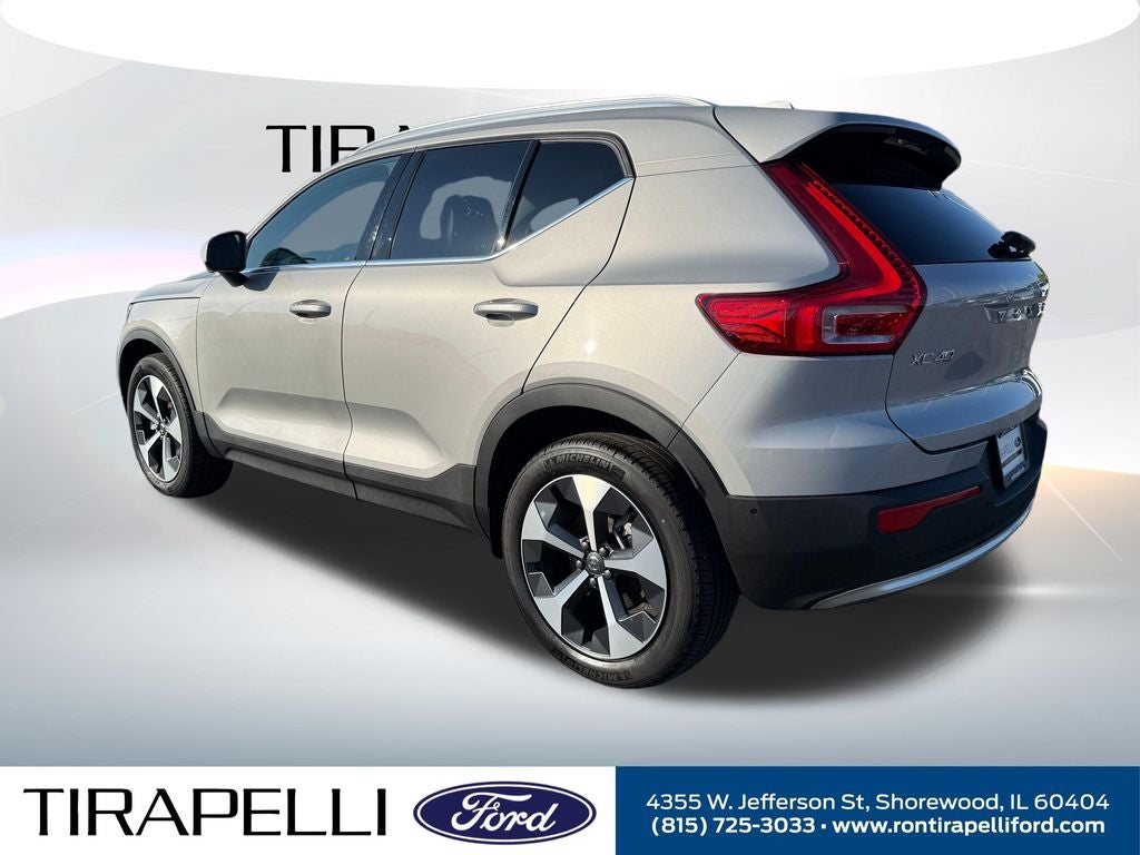 2025 Volvo XC40 B5 Plus Bright Theme