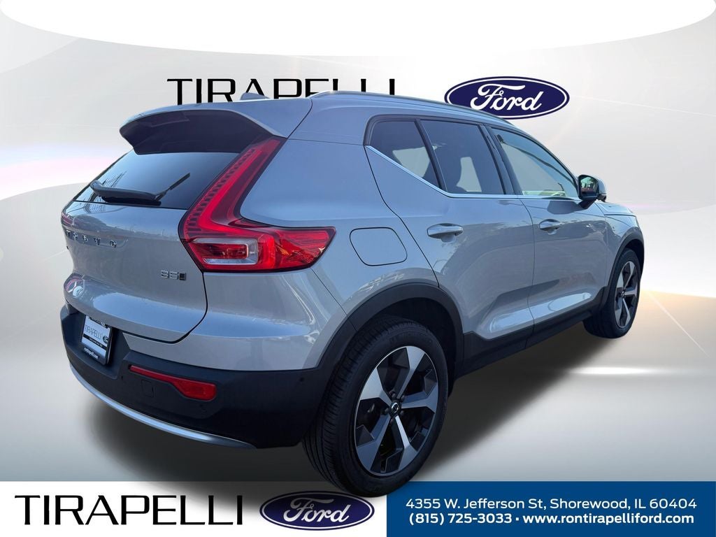 2025 Volvo XC40 B5 Plus Bright Theme